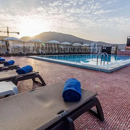 Reveron Plaza 4*