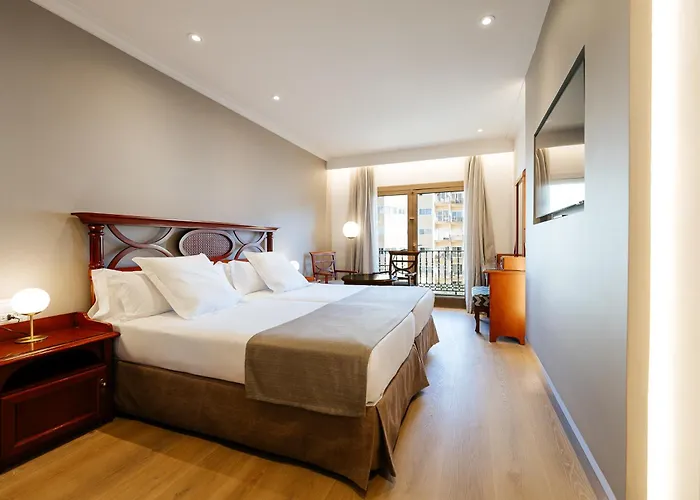 Hotel Reveron Plaza 4*