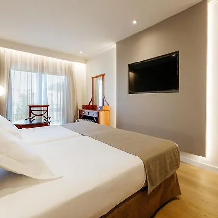 Hotel Reveron Plaza 4*